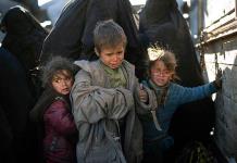 Civiles abandonan el último reducto del Estado Islámico en Siria