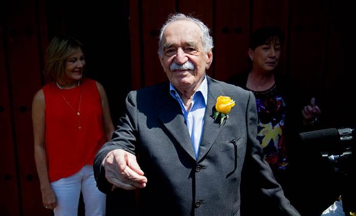 Barcelona muestra el registro consular de García Márquez a los 50 años de su llegada