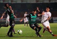 Veracruz empata 2-2 con Santos y está al borde del abismo en el descenso