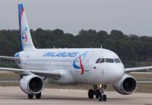 Avión ruso realiza aterrizaje de emergencia en Bakú por amenaza de bomba