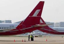 Más Boeing se quedan en tierra mientras investigan caída de avión