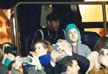 UEFA investigará insultos de Neymar a responsables del VAR