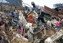 Nigeria suspende búsquedas en escuela derrumbada