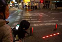 Tel Aviv instala semáforos para "zombis" que usan el celular