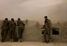 Siete muertos en atentado suicida entre evacuados del último reducto del EI