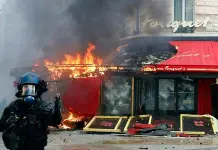 Los chalecos amarillos lanzan ultimátum en una nueva jornada violenta