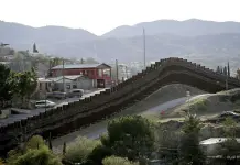 Pentágono desvía 1,500 millones de dólares para construir muro fronterizo