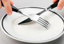 ¿Por qué no debes comer después de las 5 p.m.?