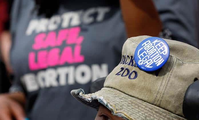 EEUU endurece restricciones a grupos a favor del aborto en todo el mundo