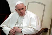 Papa rechaza renuncia de cardenal condenado por encubrimiento de abusos