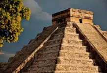 Descenso de Kukulcán, fenómeno arqueoastronómico que cautiva al mundo Descenso de Kukulcán, fenómeno arqueoastronómico que cautiva al mundo