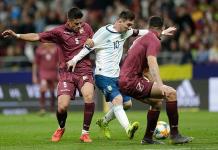 Venezuela humilla 3 - 1 a Argentina en el regreso de Messi