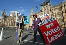 El Parlamento británico debate mañana si retrasa de forma oficial la fecha del Brexit