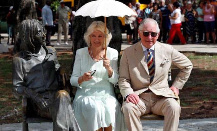 Carlos y Camila se dan un baño de masas en La Habanna