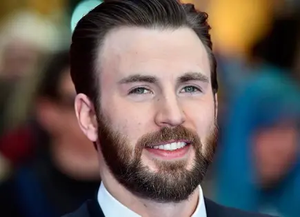 Chris Evans y Alba Baptista habrían dado bienvenida a su primer hijo