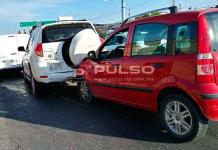 Cinco vehículos involucrados en una carambola por el distribuidor Juárez (FOTOGALERÍA)