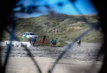 México legitima la dura política migratoria estadounidense, denuncia ONG