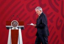 Acatar memo de AMLO, delito penal: abogados