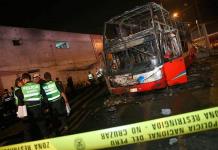 Al menos 20 muertos deja incendio de autobús en Perú 