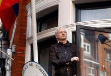 Presidente de Ecuador acusa a Wikileaks y Assange de espiarlo