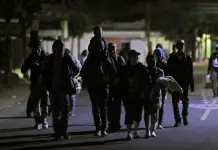 Denuncian extorsiones del INM para agilizar visa humanitaria