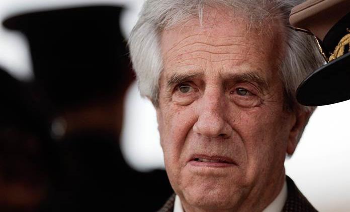 Escándalo por encubrimiento de crimen de la dictadura afecta al presidente de Uruguay