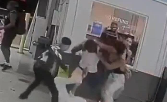 VIDEO | Boxeador Shakur Stevenson da golpiza a un hombre y dos mujeres en estacionamiento de Miami