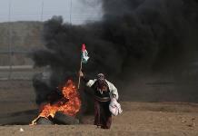 Un palestino muerto y 30 heridos por disparos israelíes en protestas en Gaza