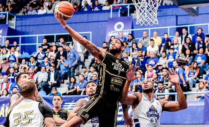 Fuerza Regia vence 88-79 a Capitanes y empata final de baloncesto nacional