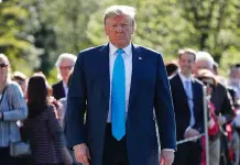 Trump dice que "no sabe nada" sobre WikiLeaks pese a más de 100 elogios