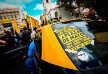 Los taxistas toman el centro de Buenos Aires en protesta contra Uber y Cabify