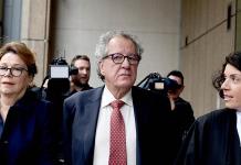 Geoffrey Rush gana demanda por difamaci&oacute;n contra editor de diario de Sydney