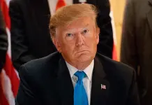 Trump ofrece condolencias al papa Francisco tras incendio de Notre Dame