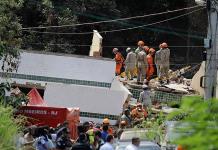 Suman tres muertos por derrumbe de dos edificios en Río de Janeiro