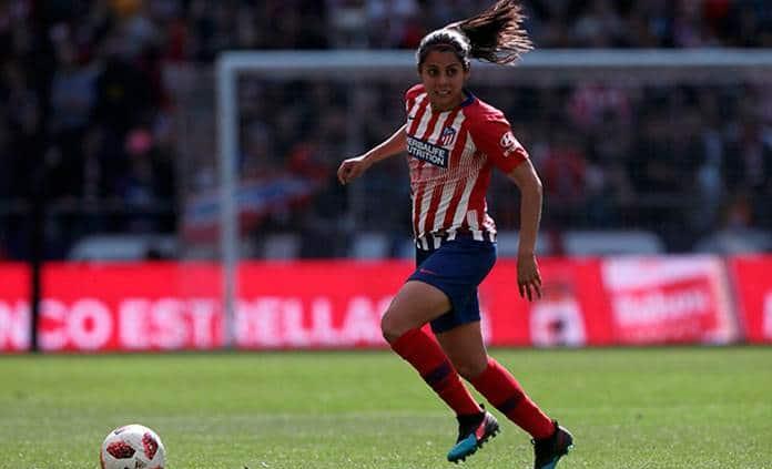Kenti Robles responde a periodista español que calificó al futbol femenino de mentira