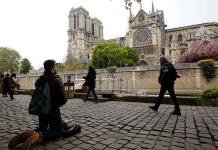 Expertos de arte lloran por la tragedia en Notre Dame