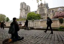 Expertos de arte lloran por la tragedia en Notre Dame