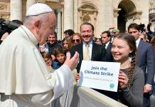 Joven activista sueca lleva al Vaticano su lucha contra el cambio climático
