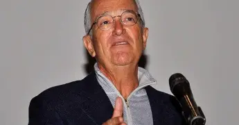 Salinas Pliego se disculpa por dichos de Pedro Sola