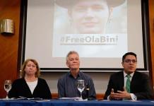 Ecuador sospecha que sueco relacionado con Assange robó información del gobierno