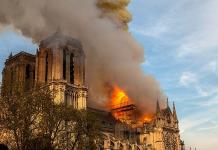 La primera alerta de Notre Dame falló por un error humano, según prensa gala