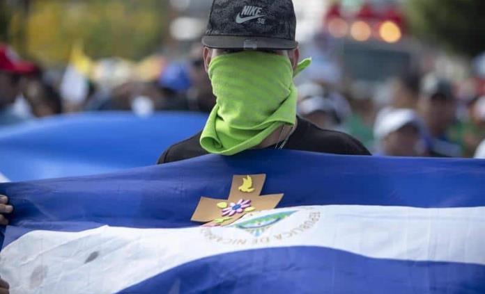 Denuncian que Policía nicaragüense disparó contra manifestantes frente a catedral de Managua