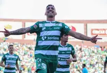 Autogoles de Gallos dan triunfo y esperanza de liguilla a Santos Laguna Autogoles de Gallos dan triunfo y esperanza de liguilla a Santos Laguna