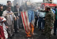 EEUU pone fin a moratoria de compra de petróleo de Irán