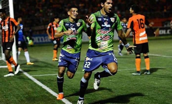 El Loco Abreu ya ganó su primer título como técnico y jugador