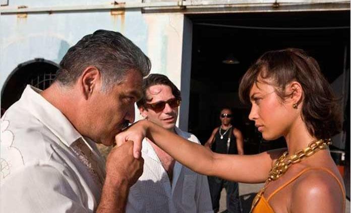 James Bond cumple sus misiones acompañado de talento mexicano