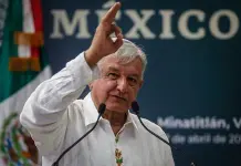 AMLO dice que empresas corruptas no entrarán en licitaciones