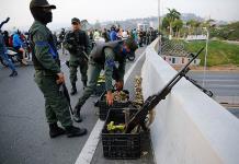 Se escuchan disparos cerca de base aérea de Caracas, pero sin enfrentamiento
