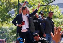 Guaidó da un nuevo paso en su cruzada para sacar del poder a Maduro (CRONOLOGÍA)
