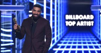 Drake Retira Canción con Voz de Tupac Shakur